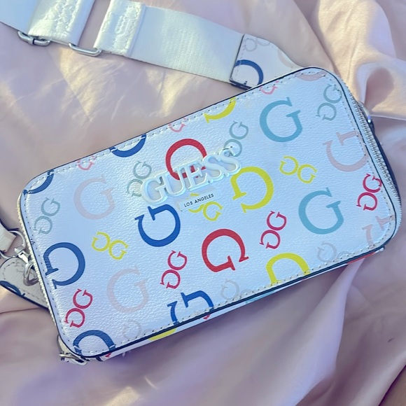 GUESS MULTI-COLOR PURSE - Picture 1 of 3